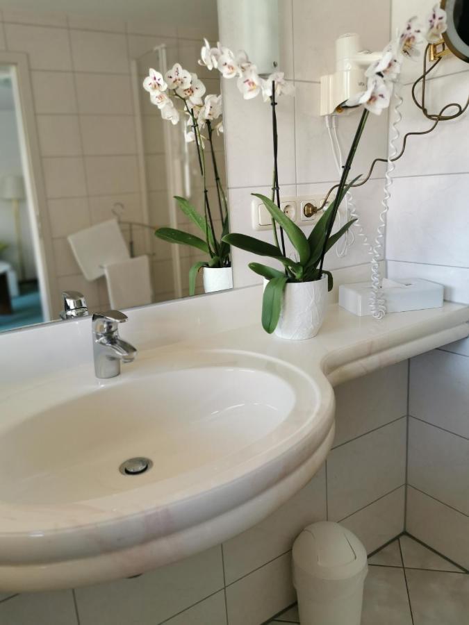 Cristal Hotel 3*